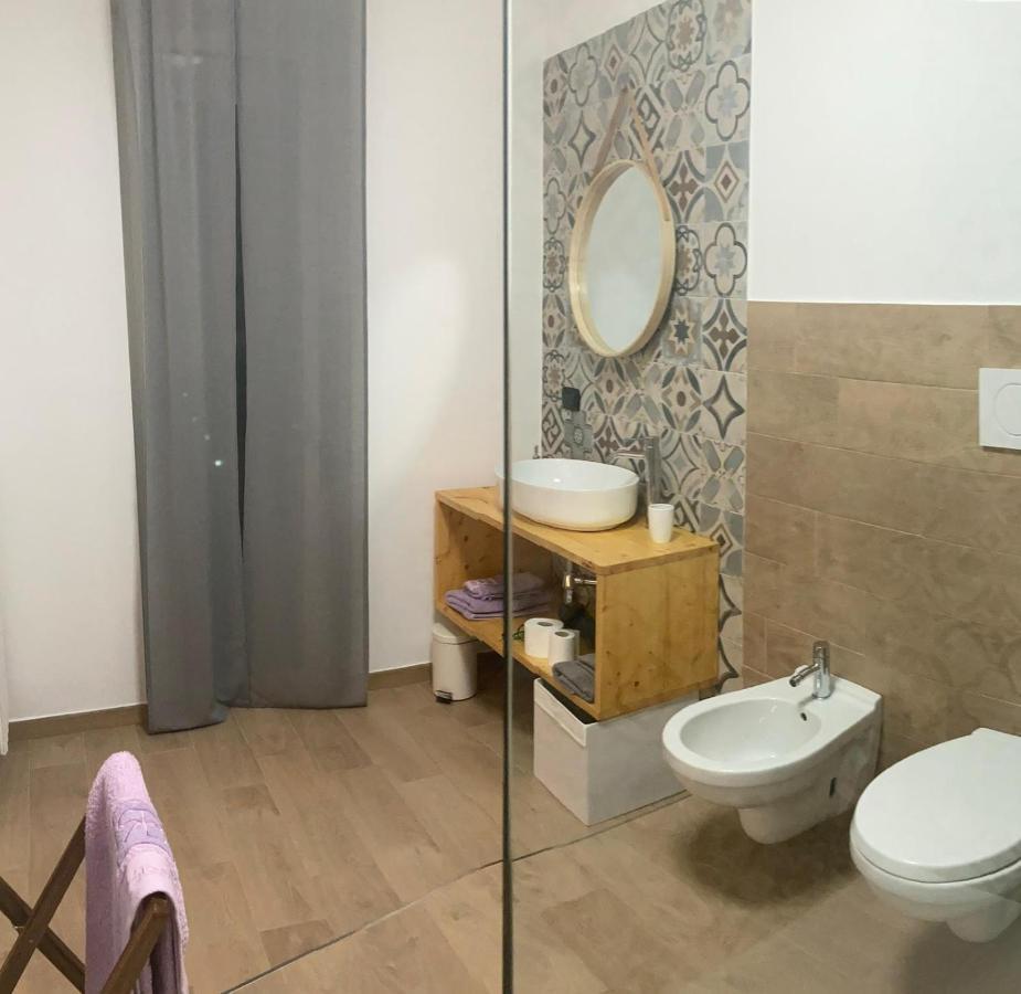 Отель Wanderlust House Бари Экстерьер фото
