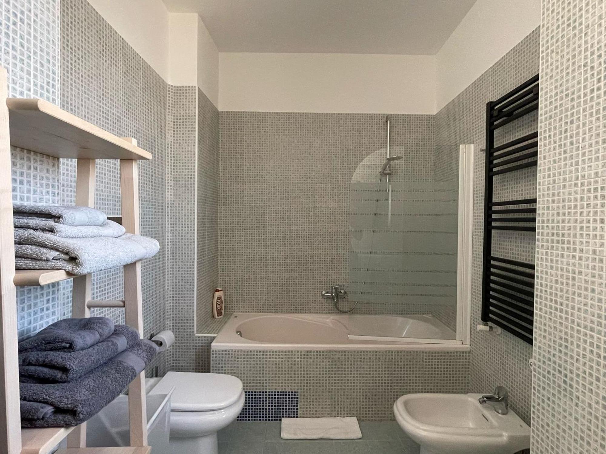 Отель Wanderlust House Бари Экстерьер фото