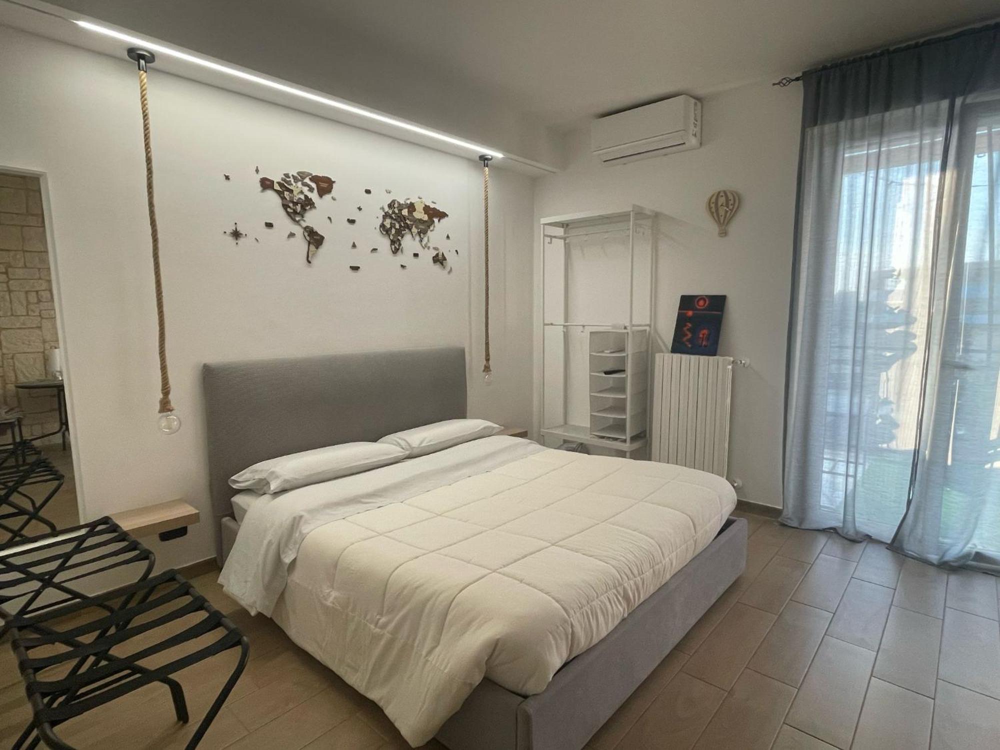 Отель Wanderlust House Бари Экстерьер фото